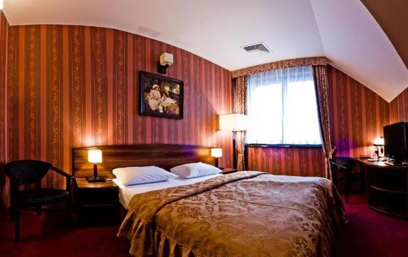 호텔 Dworski Galaktyczny Park