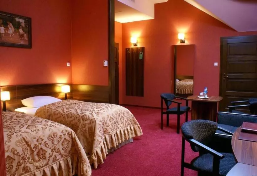 호텔 Dworski Galaktyczny Park