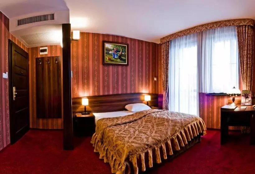 호텔 Dworski Galaktyczny Park