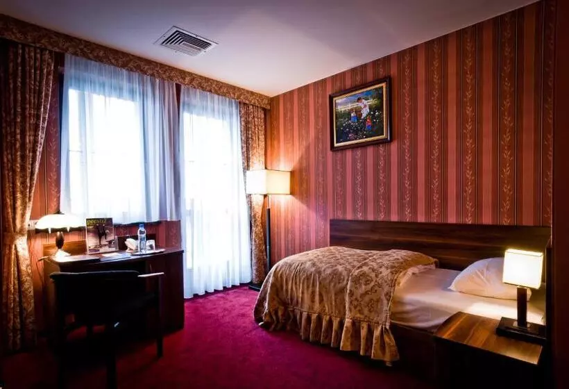 호텔 Dworski Galaktyczny Park