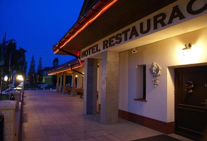 בית מלון כפרי Dworski Galaktyczny Park