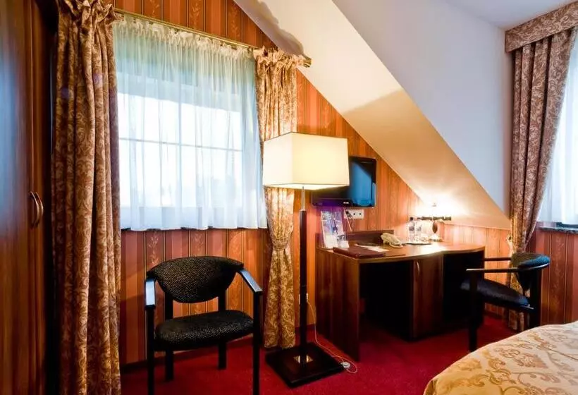 호텔 Dworski Galaktyczny Park