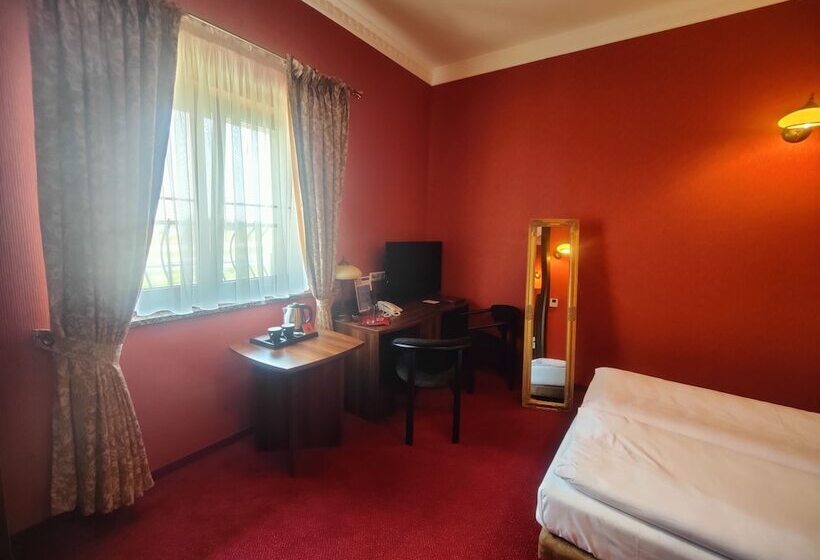 בית מלון כפרי Dworski Galaktyczny Park