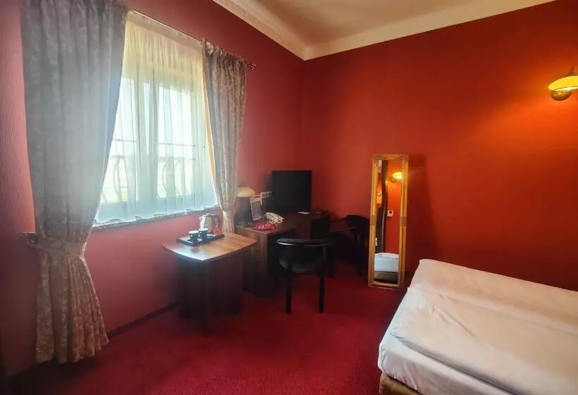 호텔 Dworski Galaktyczny Park