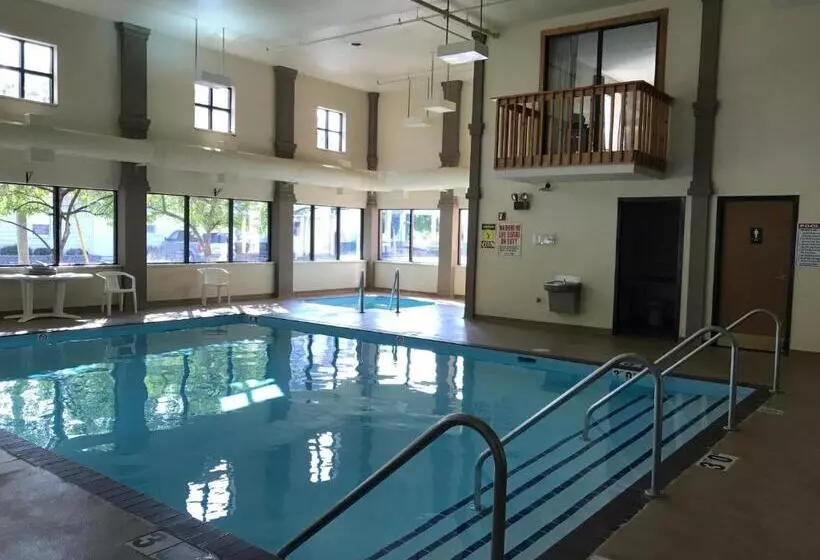 酒店 Econo Lodge Inn & Suites