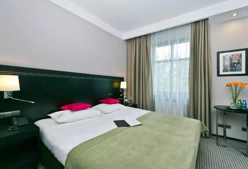 酒店 Fado Spa & Restaurant