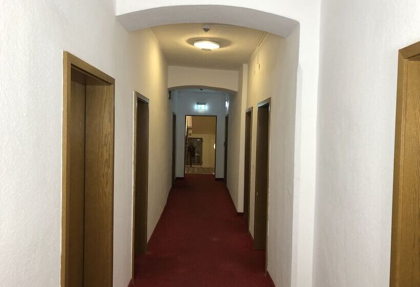 酒店 Gasthof Flotzinger Brau