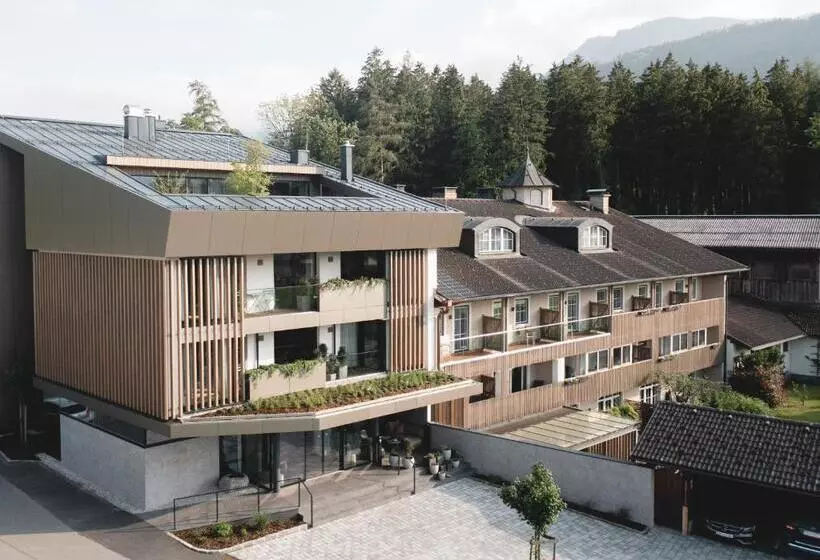 ホテル Langwies Genussherberge