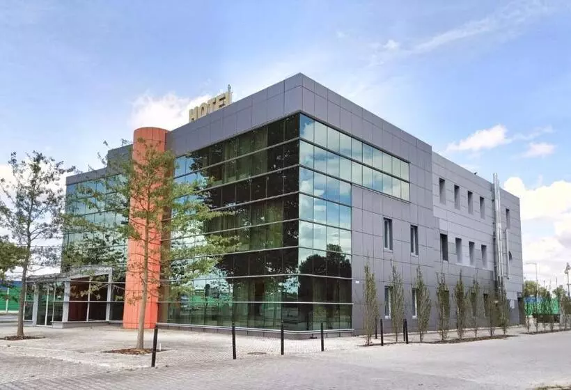 Отель I Restauracja W Luboniu