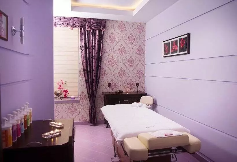 ホテル Senator Konferencje & Spa