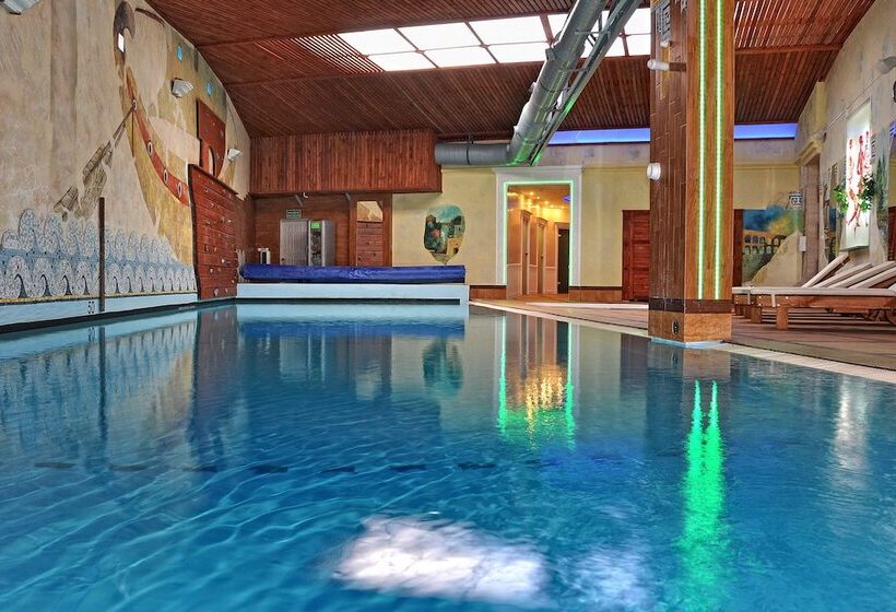 ホテル Senator Konferencje & Spa