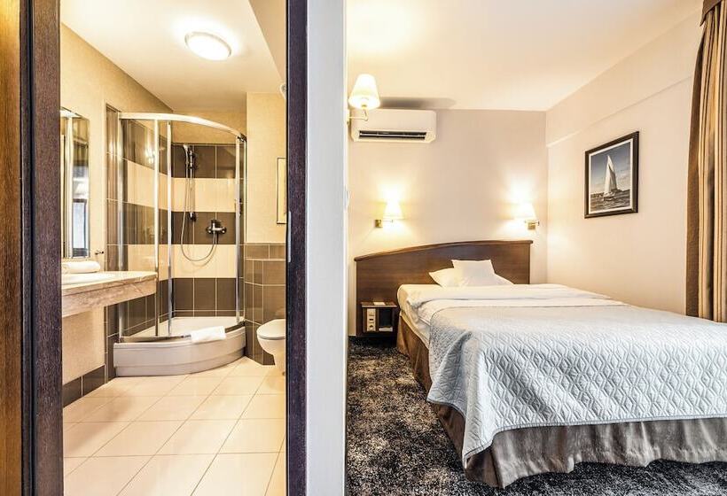 Отель Warszawa Spa & Resort