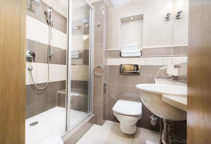 Отель Warszawa Spa & Resort