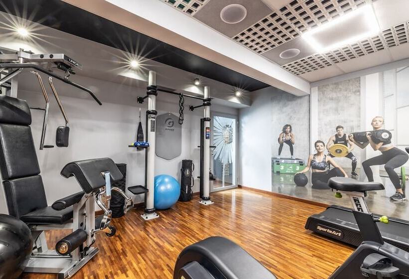 Отель Warszawa Spa & Resort