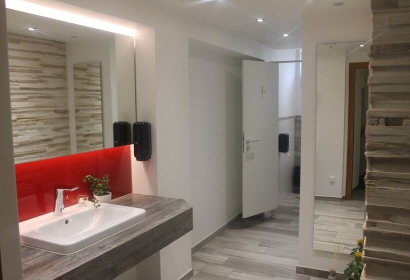 펜션 Land Gut Hotel Höhengasthof Adler