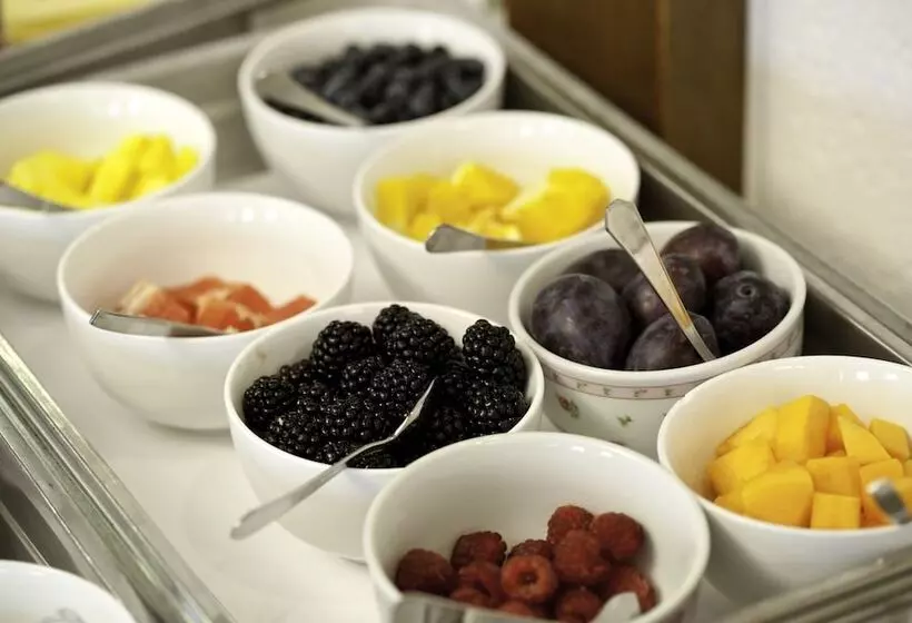 Пансион Land Gut Hotel Höhengasthof Adler