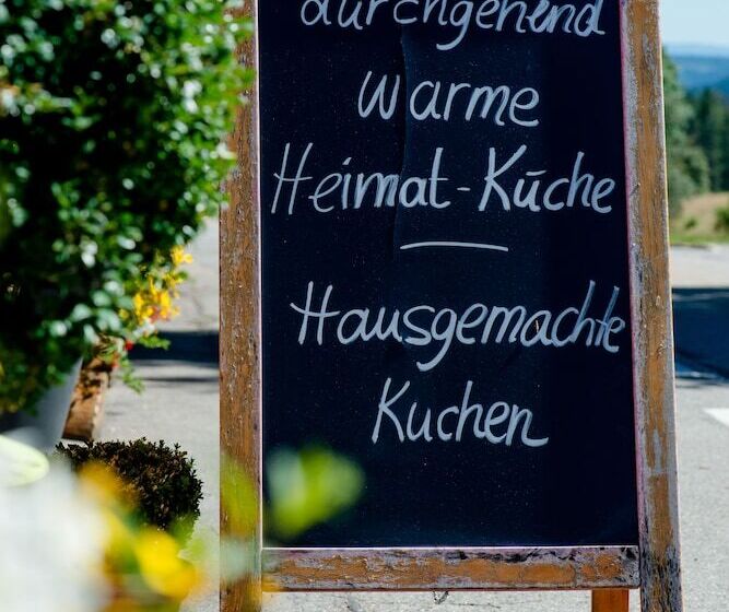 펜션 Land Gut Hotel Höhengasthof Adler