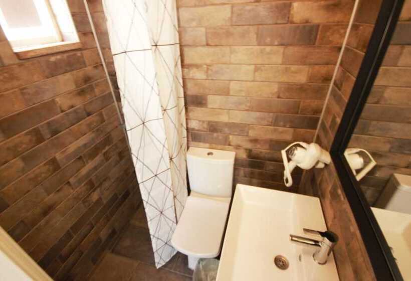 هتل Lunaria Guest House