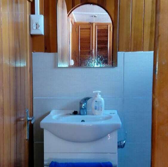 هتل Liveaboard & Diving Safari Aegadian Islands Tour