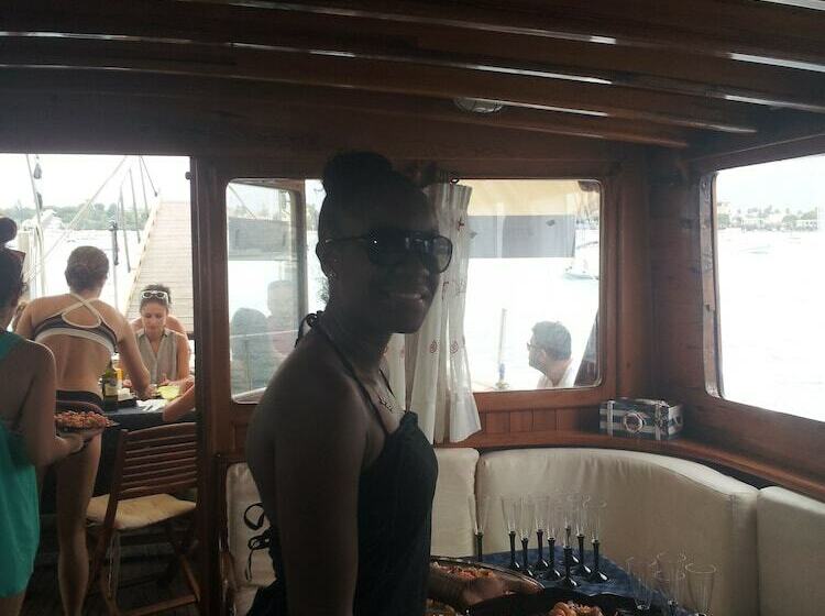 هتل Liveaboard & Diving Safari Aegadian Islands Tour