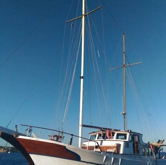 هتل Liveaboard & Diving Safari Aegadian Islands Tour