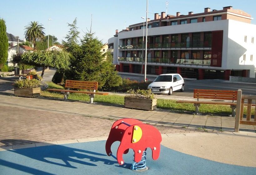 Apartamentos Turísticos Bahía De Boó