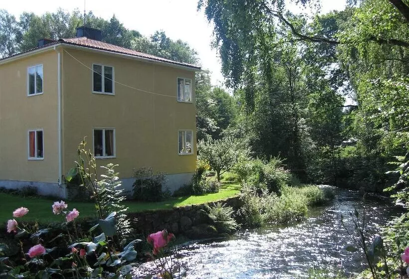 Aamiaismajoitus (B&B) Kvarnen I Knällsberg