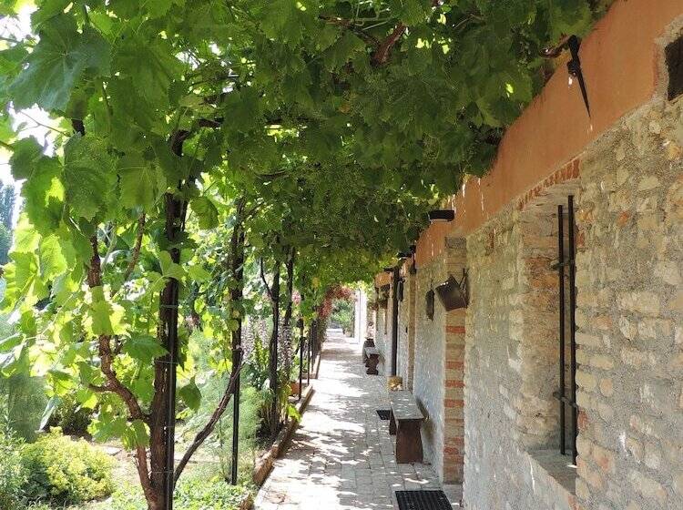 مبيت وإفطار Resort Villa Manin