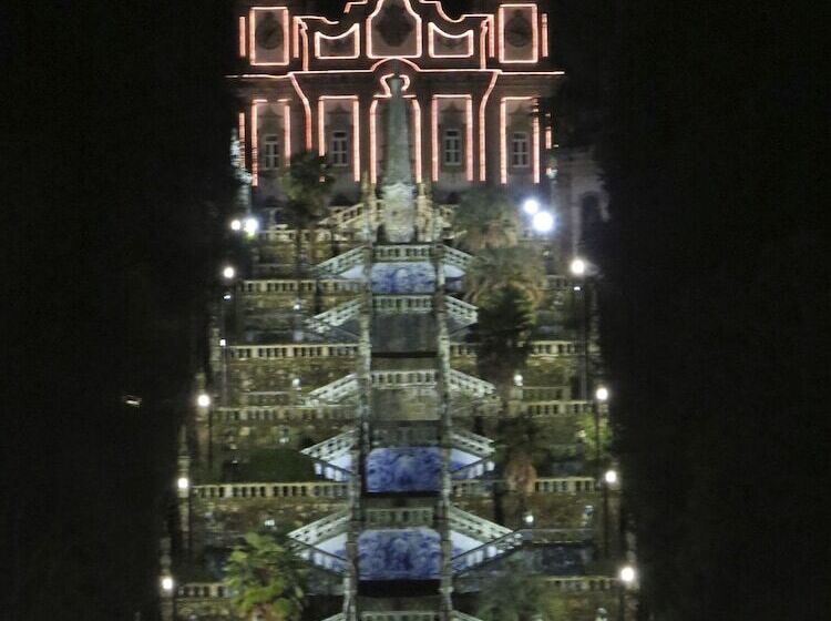 Comfortable Rural Cottage In Ancient Village In The Douro Region