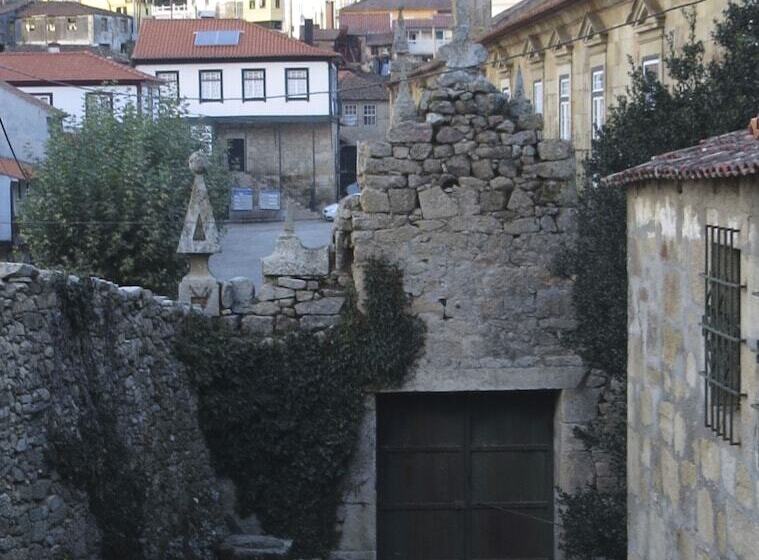 Comfortable Rural Cottage In Ancient Village In The Douro Region