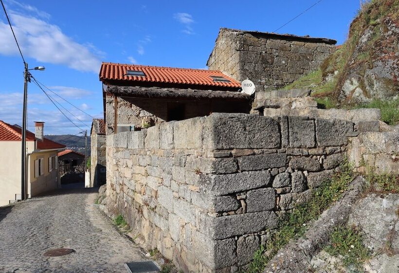 Comfortable Rural Cottage In Ancient Village In The Douro Region