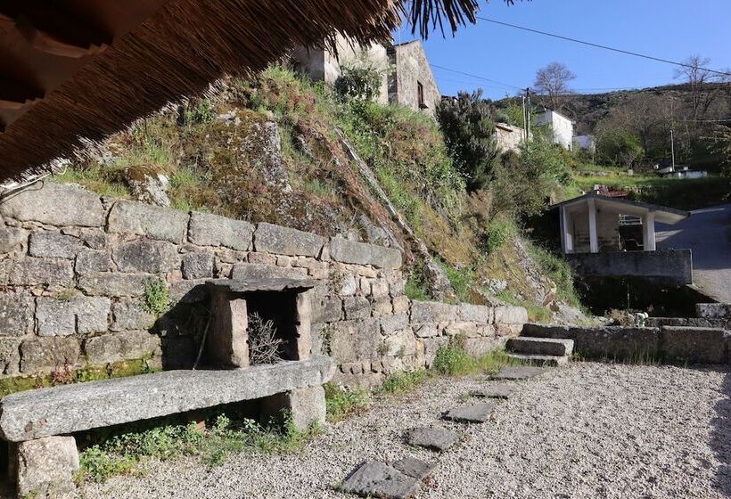 Comfortable Rural Cottage In Ancient Village In The Douro Region