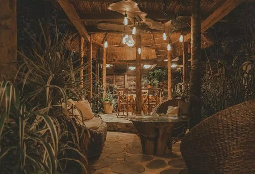 Hotelli Anand Ecoaldea