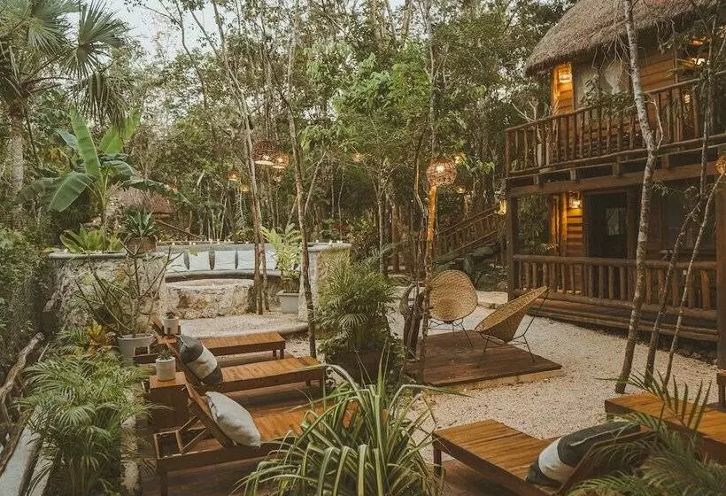 Hotelli Anand Ecoaldea