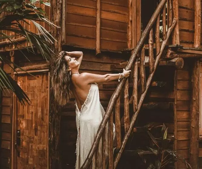 Hotelli Anand Ecoaldea