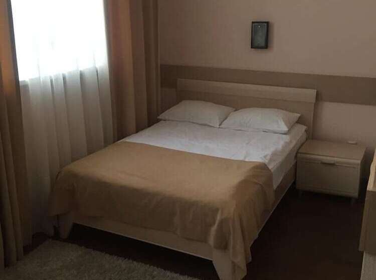 Отель Kamelia V