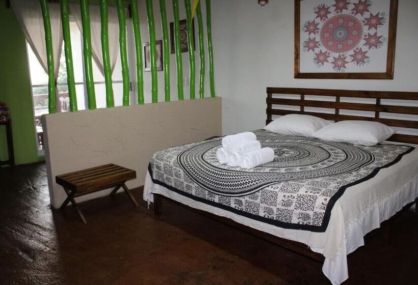 בית מלון כפרי Namaste Zipolite Suites