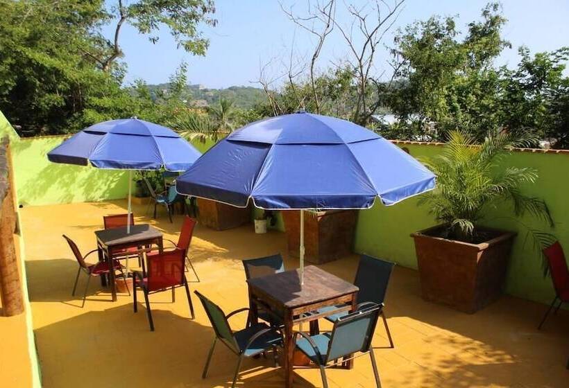 בית מלון כפרי Namaste Zipolite Suites