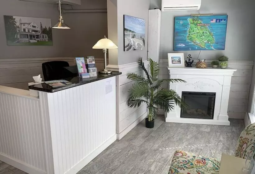 Hotelli Pontiac Lodge