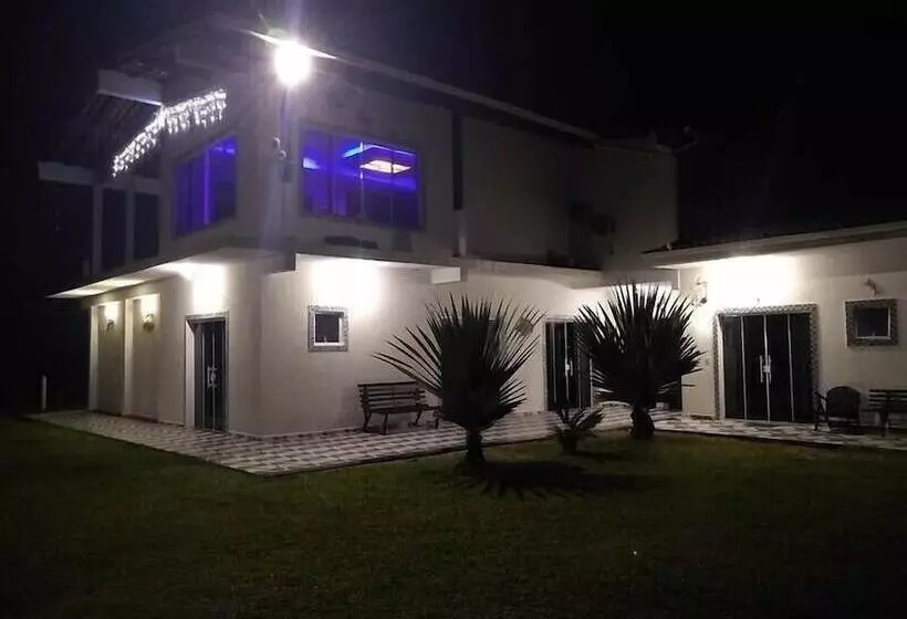 Hotelli Pousada Camping E Pesca Bom Abrigo