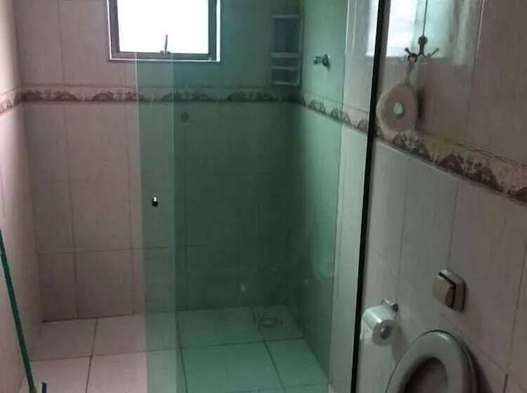 Hotelli Pousada Camping E Pesca Bom Abrigo