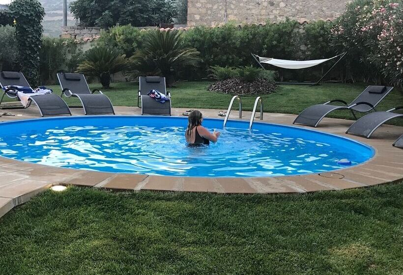 فندق Sardinia Borgo Antico Xix Sec