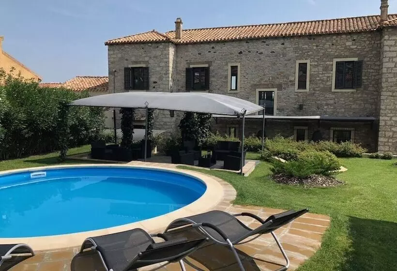 ホテル Sardinia Borgo Antico Xix Sec