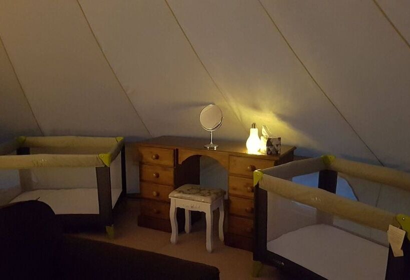 Hotel Roe Deer Fields