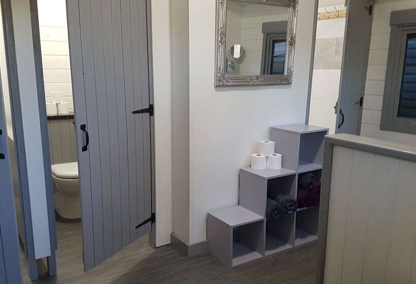 Hotel Roe Deer Fields