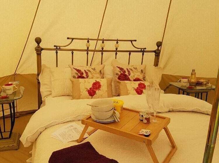 Hotel Roe Deer Fields