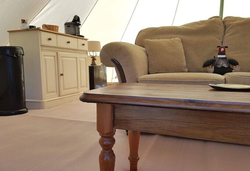 Hotel Roe Deer Fields