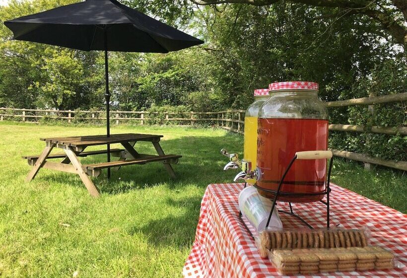 Hotel Roe Deer Fields