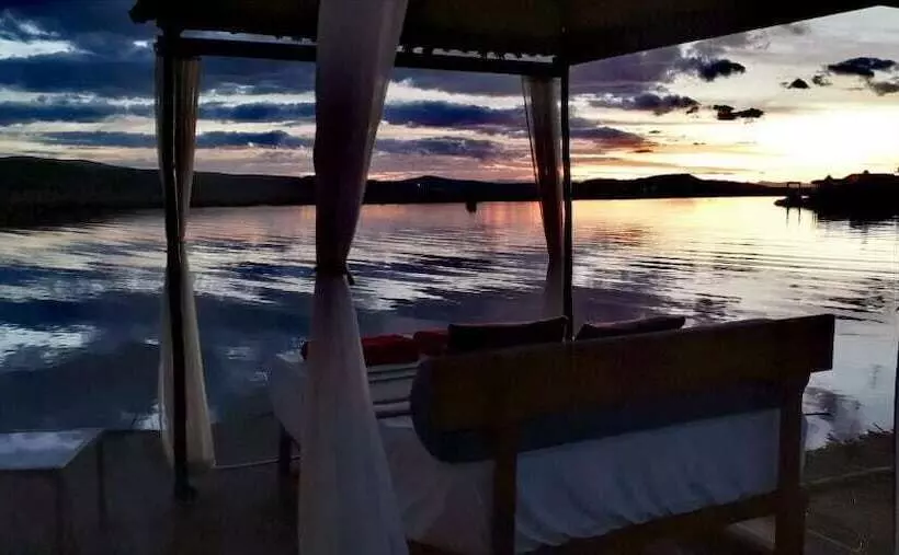 ホテル Titicaca Marka Lodge