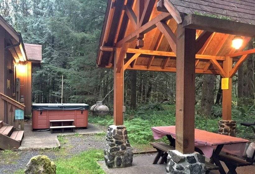 Mt Baker Lodging   Cabin 67   Private 2 Story Cabin With A Private Hot Tub